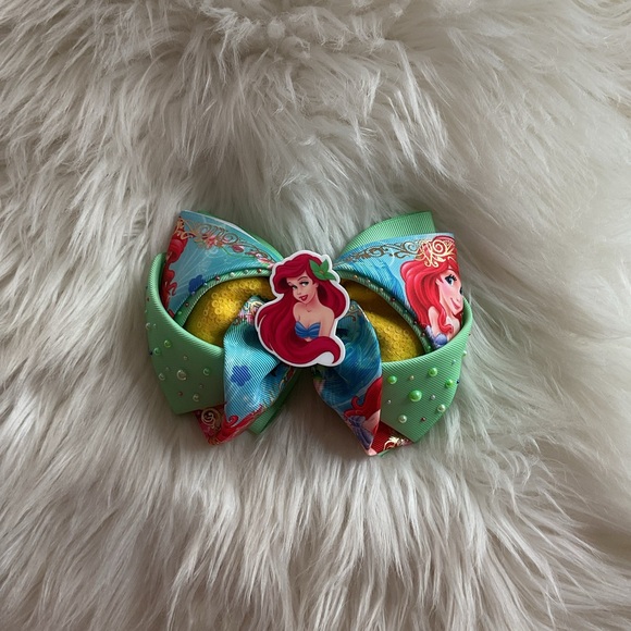 Bow - Picture 1 of 1